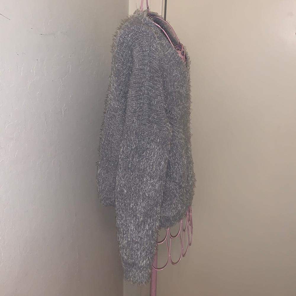 Like New Juniors Pink Rose gray Vneck Sweater- Medium - Picture 4 of 8